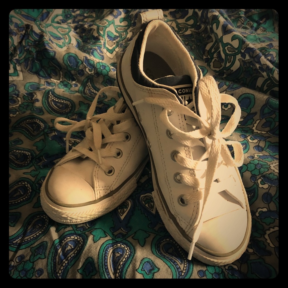 Girls converse